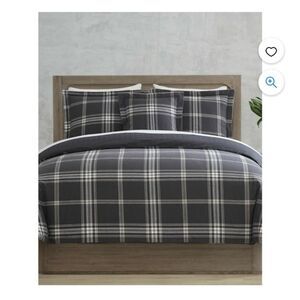 Danbury Gaines Cotton 2 PC Plaid Reversible Comforter + one pillow
